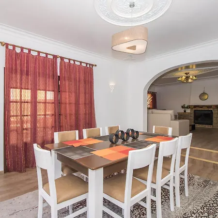 Magali Villa *